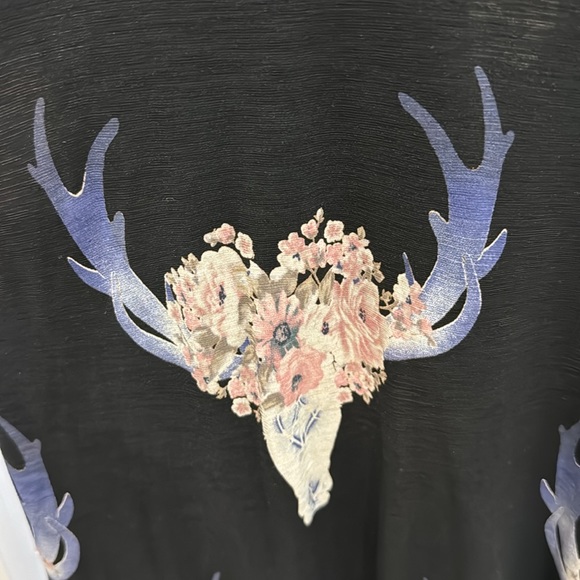 Off the shoulder Silky Blouse - Picture 4 of 4